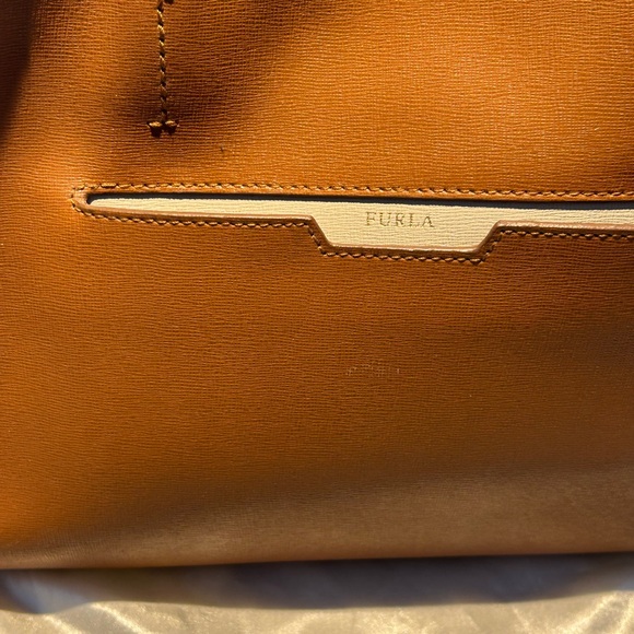 Extremely Rare Furla Unique Handbag. Caramel & Cream Saffiano Leather. - Picture 4 of 13